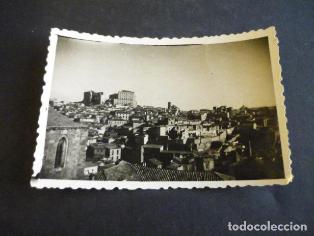 Fotograf&iacute;a antigua: TOLEDO VISTA CON EL ALCAZAR EN RUINAS 1950 ANTIGUA FOTOGRAFIA 6 X 9 CM