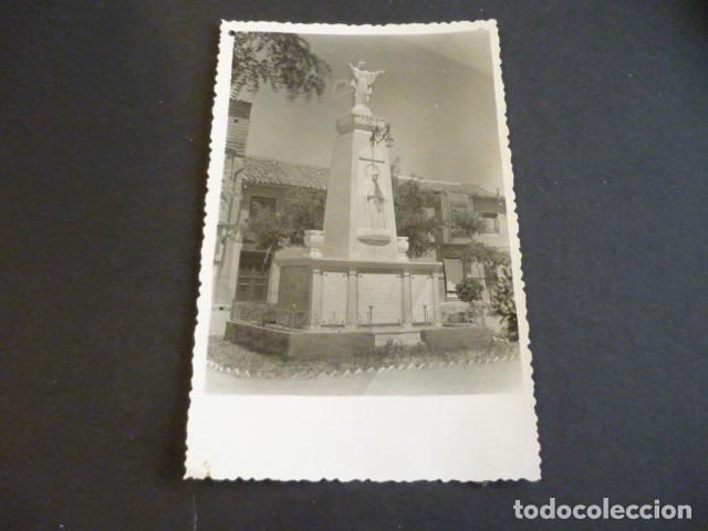 Fotograf&iacute;a antigua: VILLAFRANCA DE LOS CABALLEROS TOLEDO MONUMENTO CORAZON DE JESUS ANTIGUA FOTOGRAFIA 8,5 X 13,5 CM