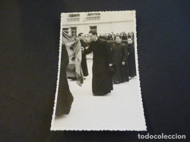 Alte Fotografie: TOLEDO JURA DE BANDERA ACADEMIA DE INFANTERIA SACERDOTES FLORES FOT ANTIGUA FOTOGRAFIA 9 X 14 CM