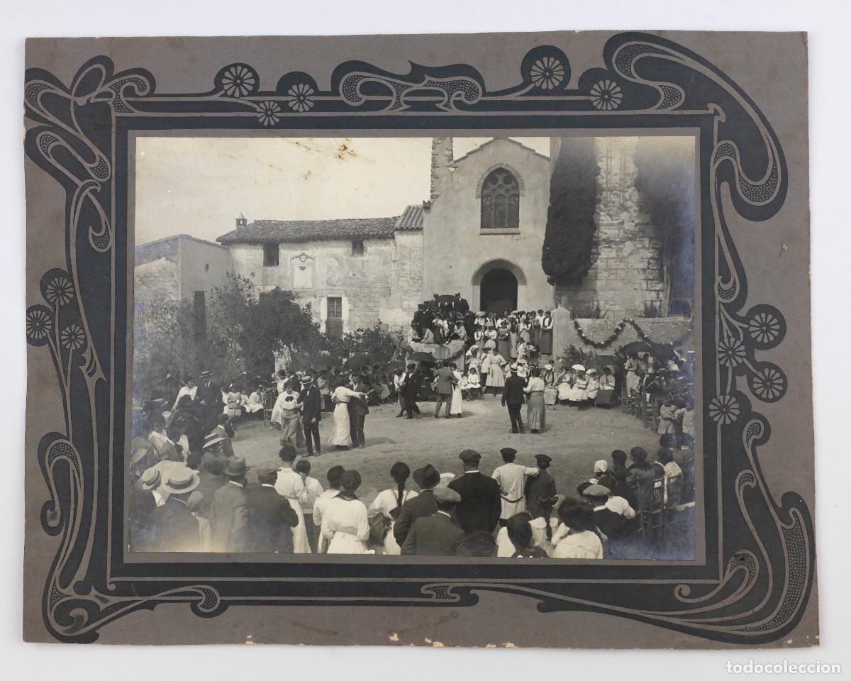 Alte Fotografie: Baile popular en plaza por identificar, Catalu&ntilde;a probablemente, 1915's aprox.