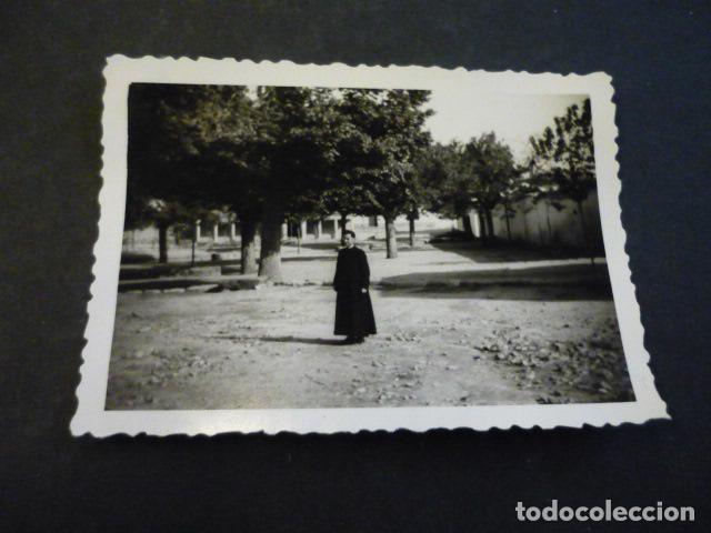Antique Photography: ARGES TOLEDO CURA EN LA PLAZA ANTIGUA FOTOGRAFIA 9 X 6 CM