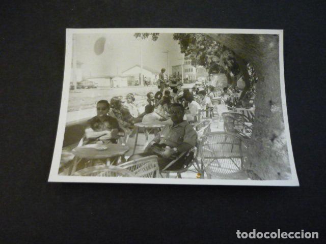 Antique Photography: IBIZA TERRAZA CON HIPPIES 1969 ANTIGUA FOTOGRAFIA 7 X 10 CM