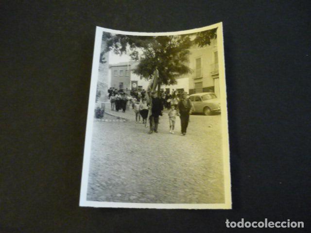 Fotografia antica: VILLAFRANCA DE LOS CABALLEROS TOLEDO PROCESION CRISTO DE SANTA ANA ANTIGUA FOTOGRAFIA 7,5 X 10,5 CM