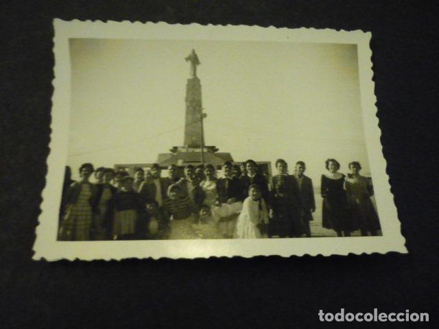 Fotograf&iacute;a antigua: GETAFE MADRID CERRO DE LOS ANGELES GRUPO ANTIGUA FOTOGRAFIA 6 X 9 CM