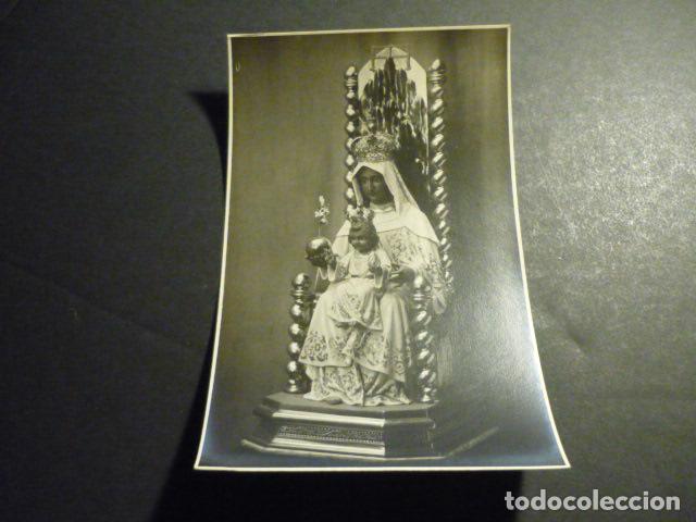 Fotografia antica: BARCELONA TALLER DE ESCULTURA ROSENDO OLIVELLA FOTOGRAFIA MUESTRARIO VIRGEN MONTSERRAT 8 X 13 CM
