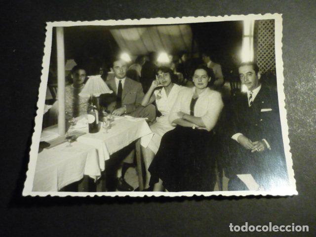 Alte Fotografie: SANTANDER GRUPO EN TERRAZA DE RESTAURANTE ANTIGUA FOTOGRAFIA ORTEGA FOTOGRAFO 8 X 11 CM