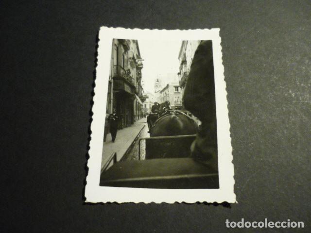 Fotograf&iacute;a antigua: SEVILLA DETALLE URBANO GUERRA CIVIL ANTIGUA FOTOGRAFIA POR SOLDADO LEGION CONDOR 6 X 5 CM