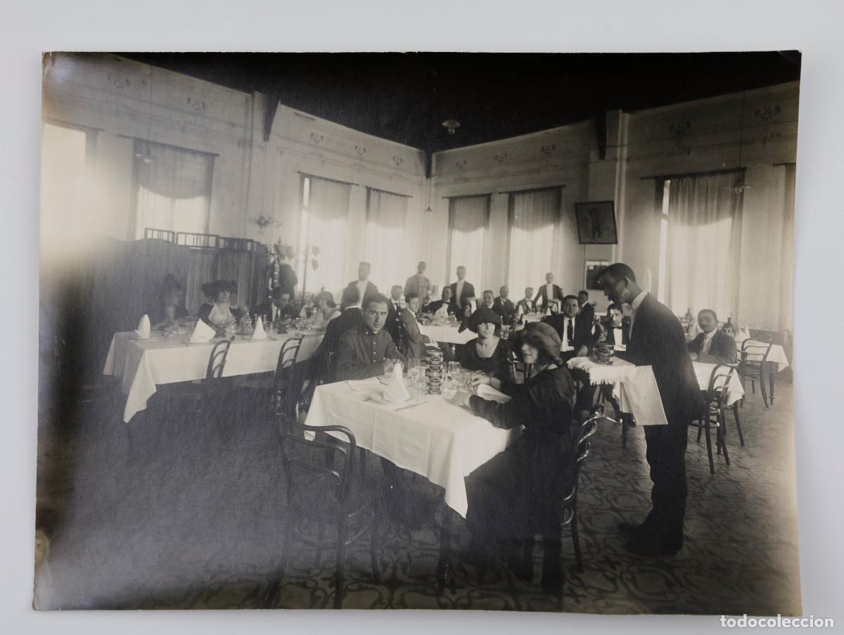 Fotograf&iacute;a antigua: C&Aacute;DIZ, SAL&Oacute;N DE UN RESTAURANTE BALNEARIO, ca 1915. Fotografia 17x23cm.