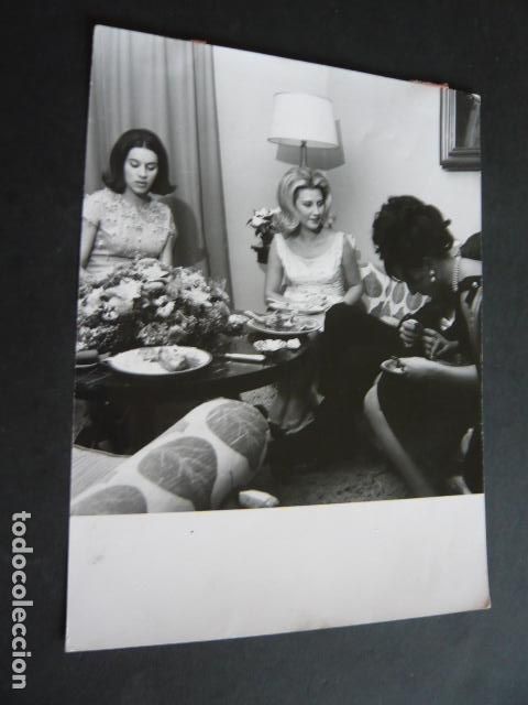 Fotografia antica: NATALIA FIGUEROA Y CARMEN DE HOHENLOHE ANTIGUA FOTOGRAFIA ORIGINAL 18 X 24 CM