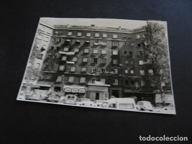 Photographie ancienne: MADRID ATENTADO TERRORISTA ETA PLAZA REPUBLICA DOMINICANA ANTIGUA FOTOGRAFIA ORIGINAL 12 X 17 CM