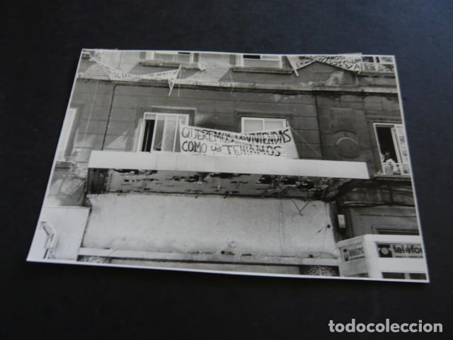 Fotografia antiga: MADRID ATENTADO TERRORISTA ETA PLAZA REPUBLICA DOMINICANA ANTIGUA FOTOGRAFIA ORIGINAL 12 X 17 CM
