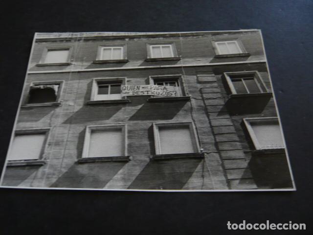 Fotografia antiga: MADRID ATENTADO TERRORISTA ETA PLAZA REPUBLICA DOMINICANA ANTIGUA FOTOGRAFIA ORIGINAL 12 X 17 CM