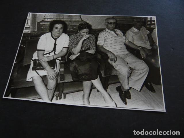 Fotografia antica: MADRID ATENTADO TERRORISTA ETA PLAZA REPUBLICA DOMINICANA ANTIGUA FOTOGRAFIA ORIGINAL 12 X 17 CM