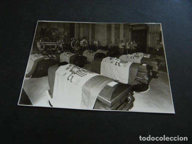 Fotograf&iacute;a antigua: MADRID ATENTADO TERRORISTA ETA PLAZA REPUBLICA DOMINICANA ANTIGUA FOTOGRAFIA ORIGINAL 12 X 17 CM