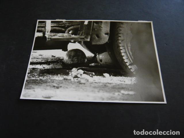 Fotograf&iacute;a antigua: MADRID ATENTADO TERRORISTA ETA PLAZA REPUBLICA DOMINICANA ANTIGUA FOTOGRAFIA ORIGINAL 12 X 17 CM