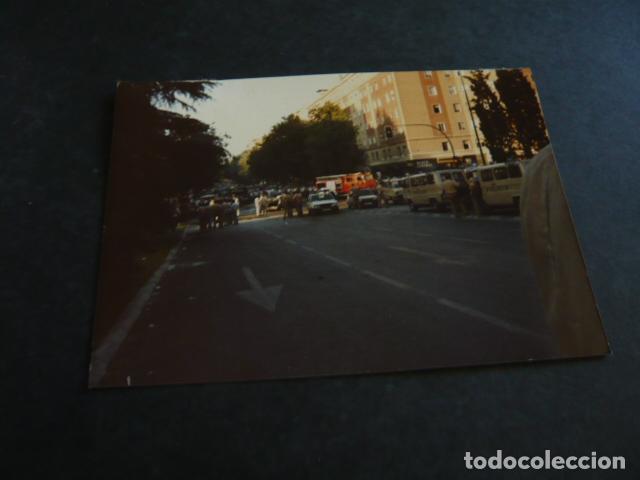 Fotograf&iacute;a antigua: MADRID ATENTADO TERRORISTA ETA PLAZA REPUBLICA DOMINICANA ANTIGUA FOTOGRAFIA ORIGINAL 12 X 8 CM