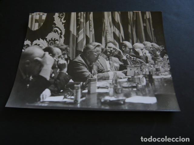 Alte Fotografie: BARCELONA II CONGRESO MUNDIAL DE PARAPSICOLOGIA ANTIGUA FOTOGRAFIA ORIGINAL 24 X 18 CM