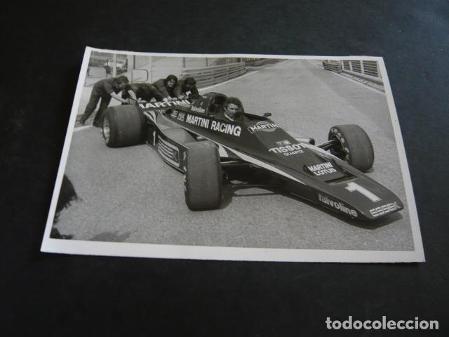 Fotograf&iacute;a antigua: AUTOMOVIL DE CARRERAS F1 LOTUS 80 ANTIGUA FOTOGRAFIA ORIGINAL 12 X 18 CM