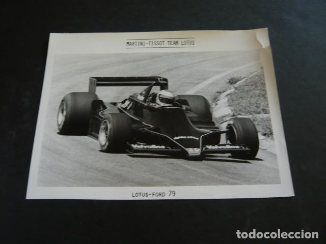 Fotograf&iacute;a antigua: AUTOMOVIL DE CARRERAS F1 LOTUS FORD 79 ANTIGUA FOTOGRAFIA ORIGINAL 15 X 20 CM