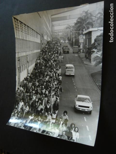 Fotograf&iacute;a antigua: BRASIL FABRICA AUTOMOVILES VOLKSWAGEN ANTIGUA FOTOGRAFIA ORIGINAL 18 X 24 CM
