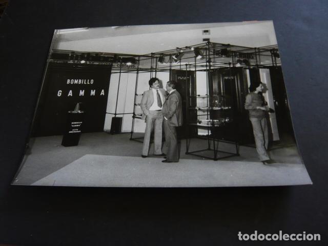 Alte Fotografie: MADRID SALON DE LA SEGURIDAD SICUR ANTIGUA FOTOGRAFIA ORIGINAL 24 X 18 CM