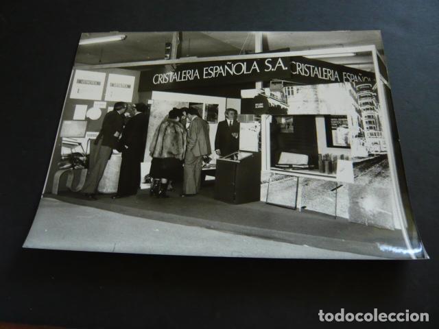 Fotografia antiga: MADRID SALON DE LA SEGURIDAD SICUR ANTIGUA FOTOGRAFIA ORIGINAL 24 X 18 CM