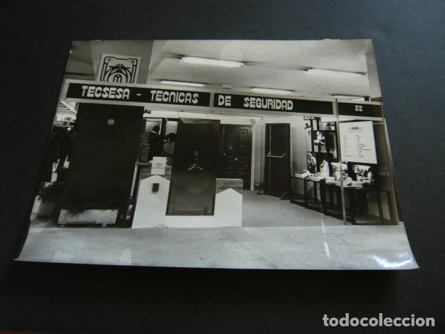 Alte Fotografie: MADRID SALON DE LA SEGURIDAD SICUR ANTIGUA FOTOGRAFIA ORIGINAL 24 X 18 CM