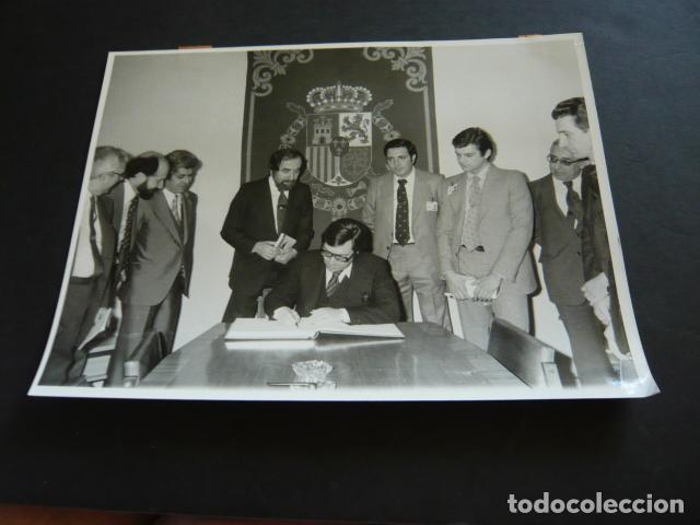 Alte Fotografie: MADRID SALON DE LA SEGURIDAD SICUR ANTIGUA FOTOGRAFIA ORIGINAL 24 X 18 CM