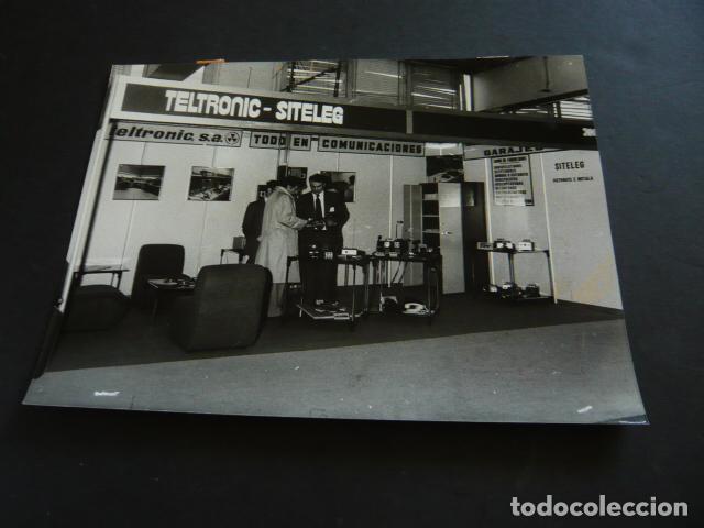 Fotografia antica: MADRID SALON DE LA SEGURIDAD SICUR ANTIGUA FOTOGRAFIA ORIGINAL 24 X 18 CM