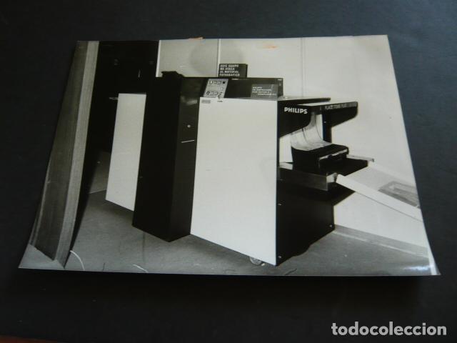 Fotografia antiga: MADRID SALON DE LA SEGURIDAD SICUR ANTIGUA FOTOGRAFIA ORIGINAL 24 X 18 CM
