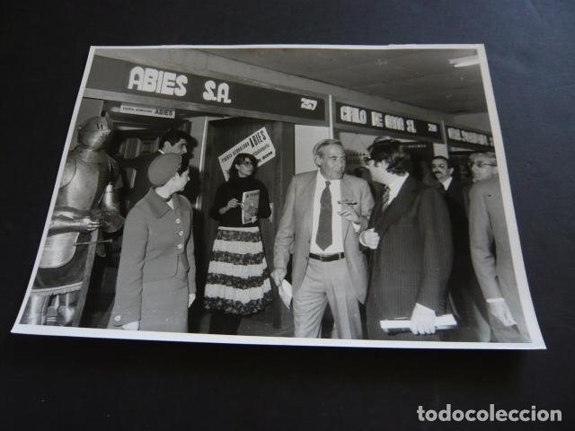 Fotografia antiga: MADRID SALON DE LA SEGURIDAD SICUR ANTIGUA FOTOGRAFIA ORIGINAL 24 X 18 CM