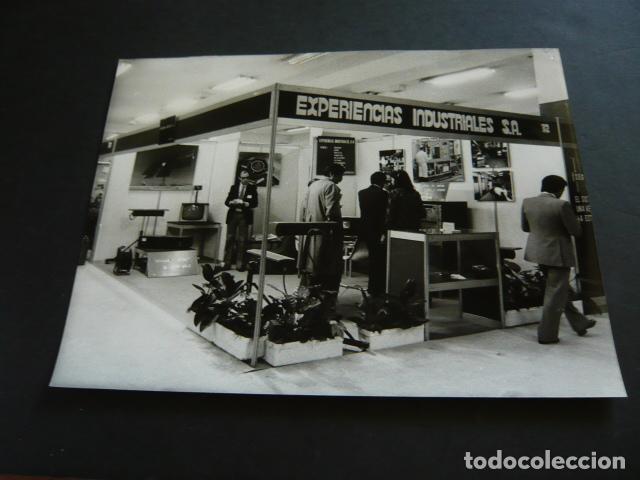Fotografia antiga: MADRID SALON DE LA SEGURIDAD SICUR ANTIGUA FOTOGRAFIA ORIGINAL 24 X 18 CM