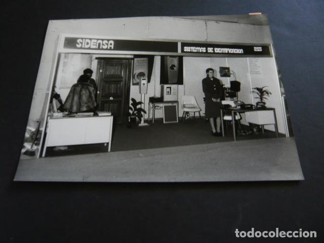 Photographie ancienne: MADRID SALON DE LA SEGURIDAD SICUR ANTIGUA FOTOGRAFIA ORIGINAL 24 X 18 CM