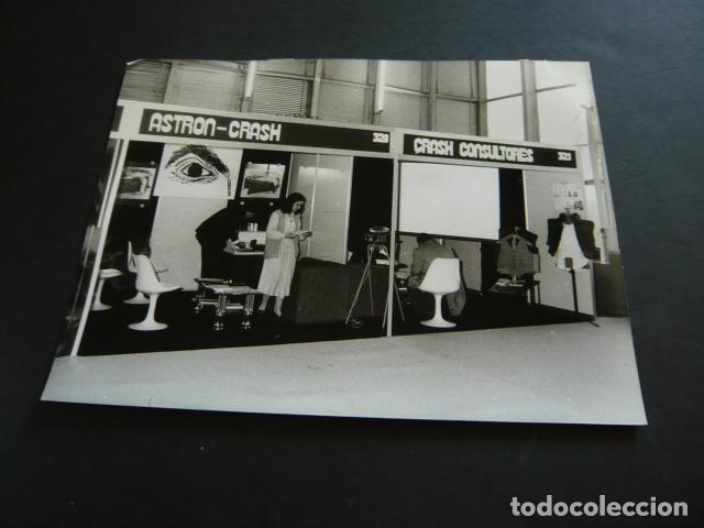 Fotograf&iacute;a antigua: MADRID SALON DE LA SEGURIDAD SICUR ANTIGUA FOTOGRAFIA ORIGINAL 24 X 18 CM