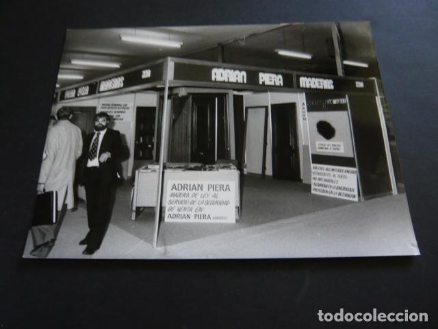 Alte Fotografie: MADRID SALON DE LA SEGURIDAD SICUR ANTIGUA FOTOGRAFIA ORIGINAL 24 X 18 CM
