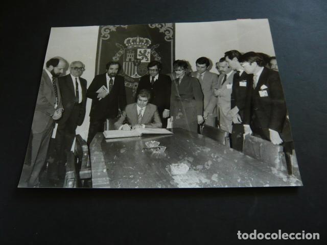 Fotografia antiga: MADRID SALON DE LA SEGURIDAD SICUR ANTIGUA FOTOGRAFIA ORIGINAL 24 X 18 CM