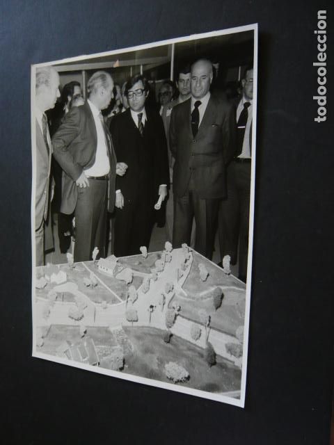 Fotografia antiga: MADRID SALON DE LA SEGURIDAD SICUR ANTIGUA FOTOGRAFIA ORIGINAL 24 X 18 CM