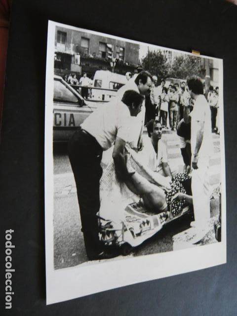 Alte Fotografie: BARCELONA ATENTADO TERRORISTA ETA HIPERCOR FOTOGRAFIA ORIGINAL 18 X 24 CM