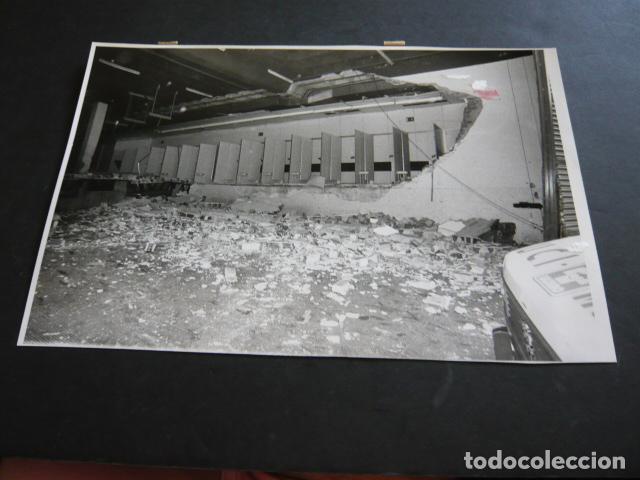 Alte Fotografie: BARCELONA ATENTADO TERRORISTA ETA HIPERCOR FOTOGRAFIA ORIGINAL 18 X 24 CM