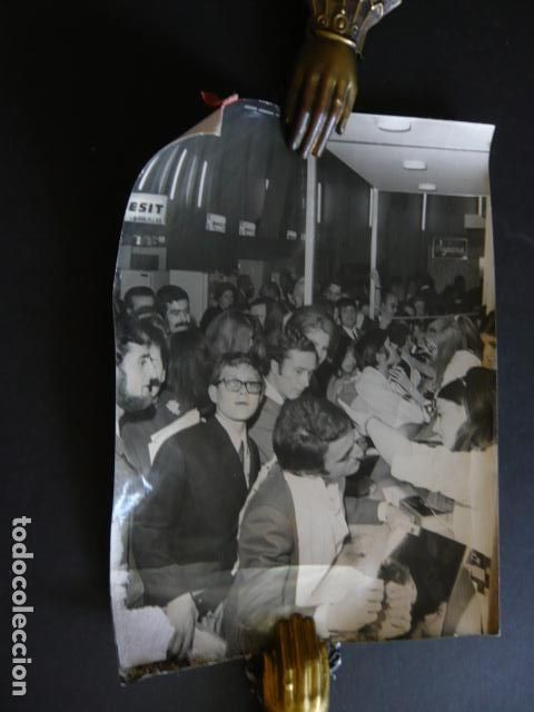 Alte Fotografie: MADRID SALON DE LA ELECTRIFICACION MAQUINAS DE AFEITAR BRAUN ANTIGUA FOTOGRAFIA ORIGINAL 18 X 24 CM