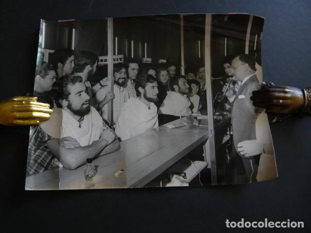 Antique Photography: MADRID SALON DE LA ELECTRIFICACION MAQUINAS DE AFEITAR BRAUN ANTIGUA FOTOGRAFIA ORIGINAL 18 X 24 CM