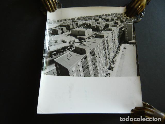 Fotografia antiga: MADRID BARRIO DE MORATALAZ ANTIGUA FOTOGRAFIA ORIGINAL 18 X 24 CM