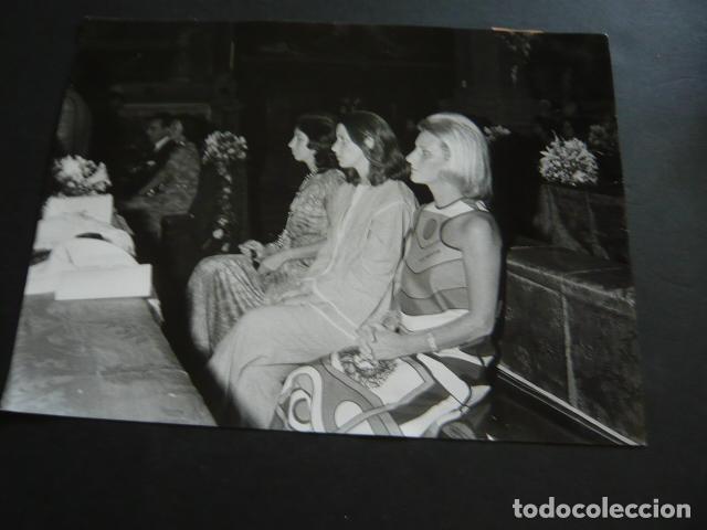 Fotograf&iacute;a antigua: BODA DE RAPHAEL CANTANTE CARMEN DE HOHENLOHE ANTIGUA FOTOGRAFIA ORIGINAL 24 X 18 CM