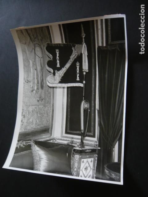 Alte Fotografie: EL PARDO MADRID GUION DE FRANCO EN EL INTERIOR DEL PALACIO ANTIGUA FOTOGRAFIA ORIGINAL 18 X 24 CM