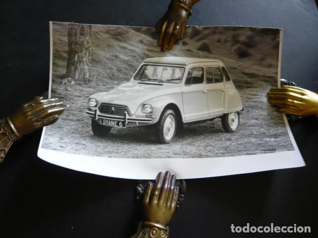 Fotograf&iacute;a antigua: AUTOMOVIL CITROEN DYANE 6 ANTIGUA FOTOGRAFIA ORIGINAL 18 X 24 CM