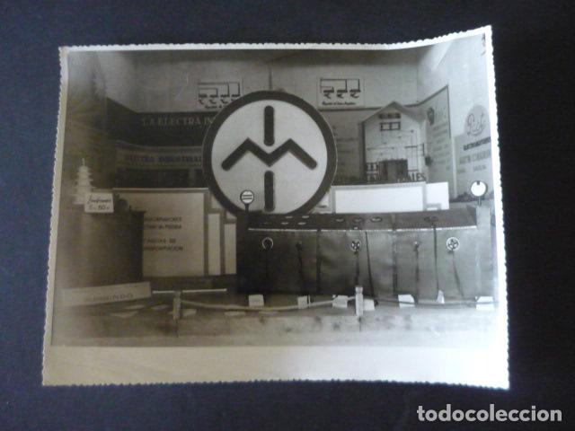 Fotografia antica: MADRID LA ELECTRICA INDUSTRIAL STAND EXPOSICION FOTOS MAMEGAN ANTIGUA FOTOGRAFIA 18 X 24 CM