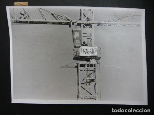 Fotografia antiga: MADRID BARRIO DEL PILAR HUELGA ANTIGUA FOTOGRAFIA ORIGINAL 13 X 18 CM