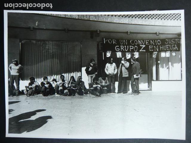 Antique Photography: MADRID HUELGA GRUPOS PRENSA GRUPO Z ANTIGUA FOTOGRAFIA ORIGINAL 13 X 18 CM