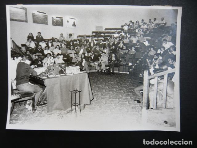 Alte Fotografie: MADRID MANIFESTACION MEDICOS ENCIERRO FOTOGRAFIA ORIGINAL 13 X 18 CM
