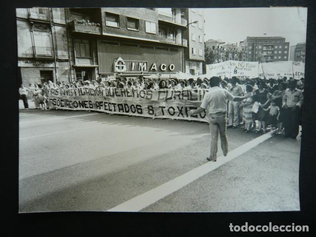 Antique Photography: MADRID MANIFESTACION AFECTADOS COLZA ANTIGUA FOTOGRAFIA ORIGINAL 13 X 18 CM